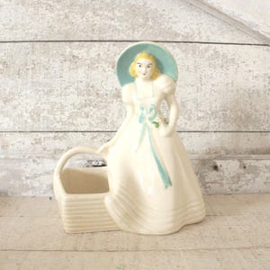 Vintage Hull Pottery Bonnet Girl & Basket Indoor Planter - 1950s Hull 954 Pottery Planter - Succulent Planter - Girl's Room Decor or Nursery