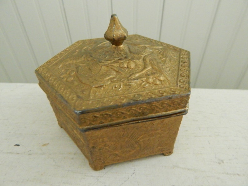 Brass Whatnot Trinket Jewelry Covered Box Brass Box Decorated with Birds and Cranes Six-Sided Vintage Brass Ring Jewelry Box with Cover