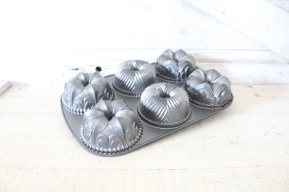 Vintage Nordicware Bundt Cake Pan USA Made Cake Pan Nordic Ware