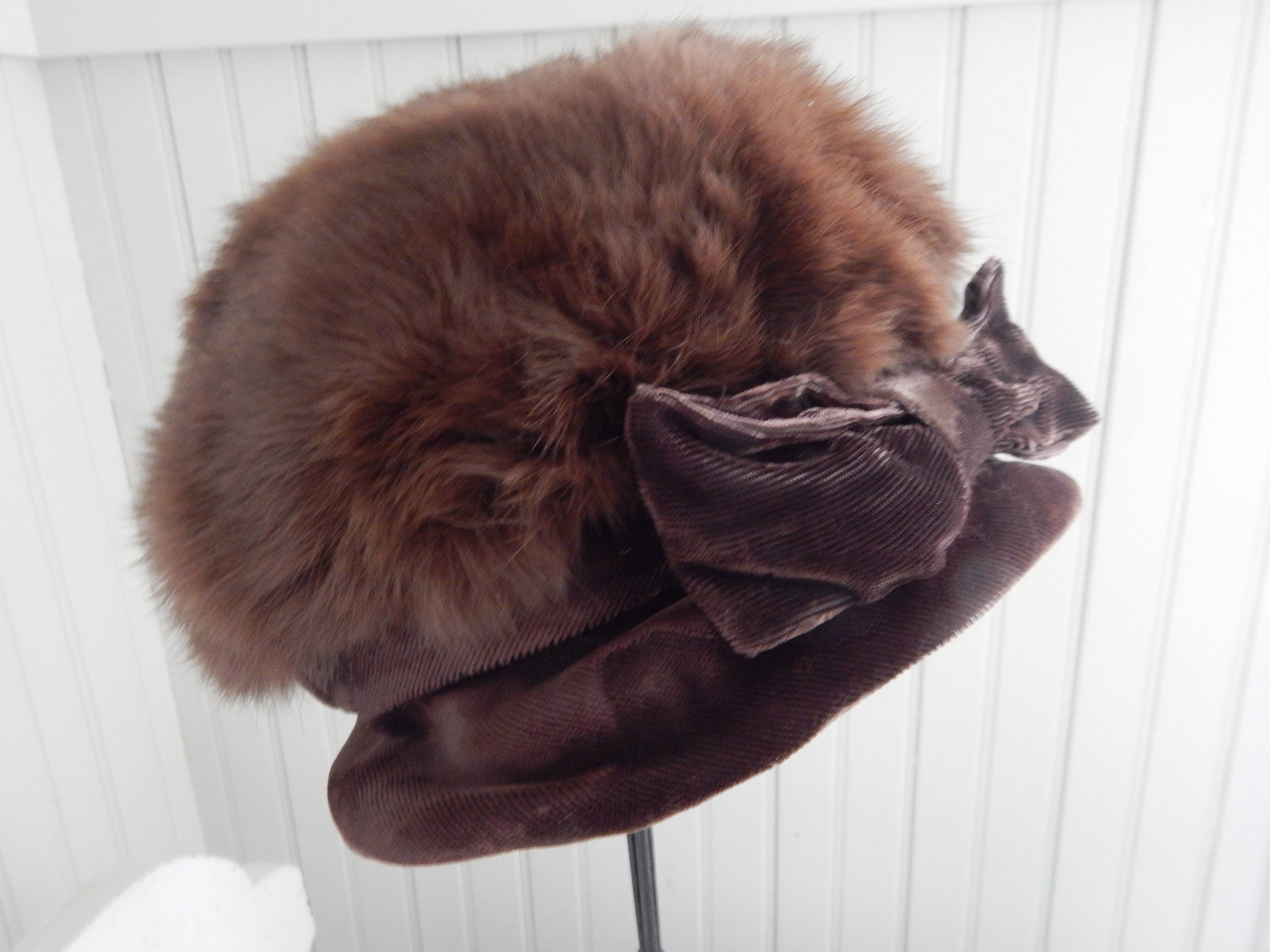 1950s Rabbit Fur Hat – Chocolate Brown Velvet Bow, Winter  display picture 3