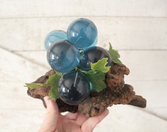 Vintage Kitschy Lucite Mid Century Modern Grapes with Plastic Grape Leaves and Vines - Retro Home Decor - Small Bunch of Lucite Blue Grapes