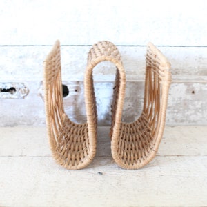 Vintage 1970s Wicker Napkin Holder / Letter or Mail Holder Mid Century Wicker Desk Accessory Boho Kitchen / Dinette Wicker Napkin Holder image 2