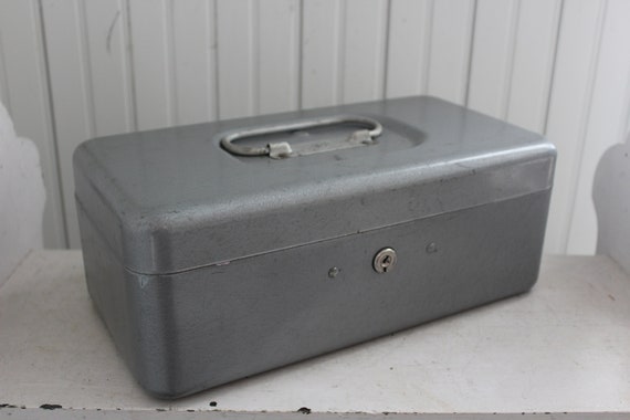 Vintage Metal Fishing Tackle or Tool Box Made by CCO Products Beautiful  Granite Color Metal Tackle or Tool Box 1950s Cabin/craft Storage 