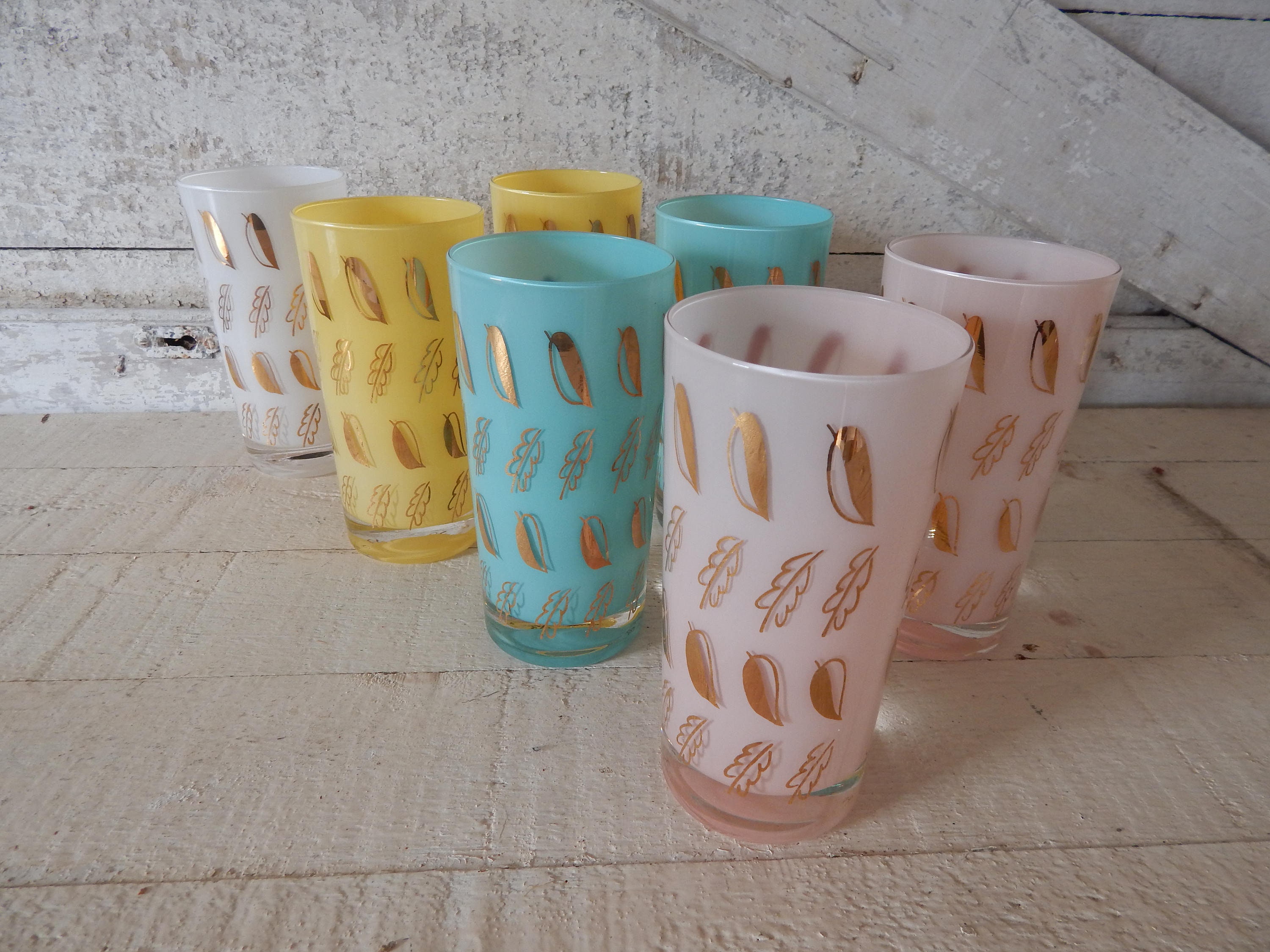 VINTAGE 1960s KITCHEN AID GLASSES CUPS TUMBLERS GLASS PINK WHITE BLUE LOT  OF 8