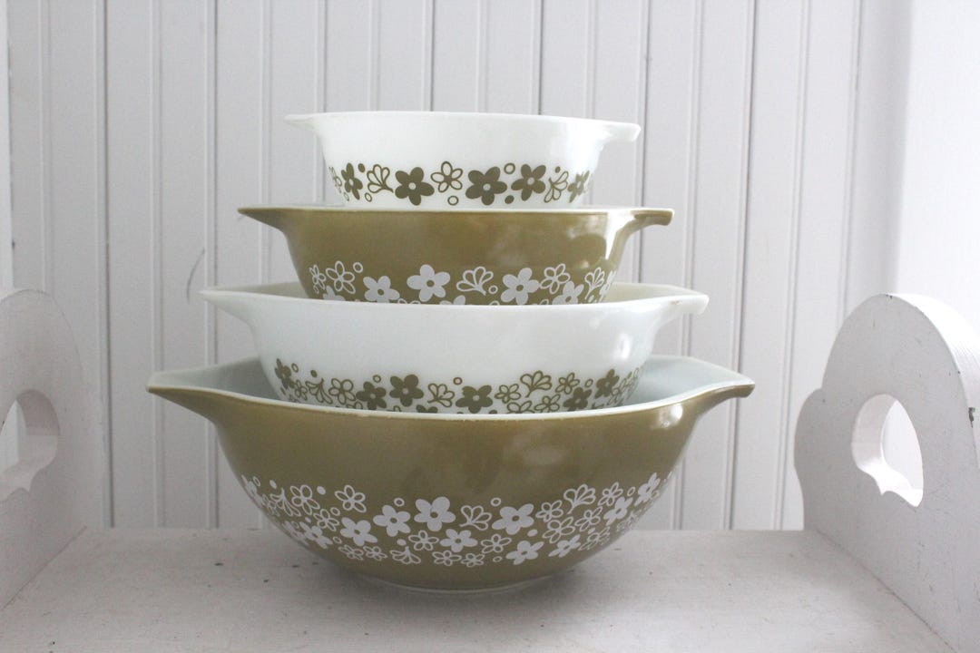 Vintage Pyrex Spring Blossom 4-piece Mixing Bowl Set - Set