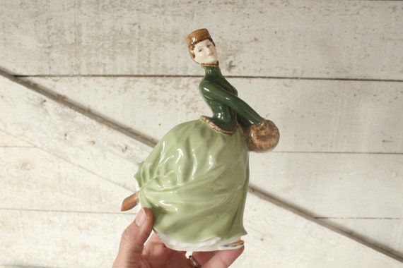 Collecting Antique Figurines: More Than Royal Doulton