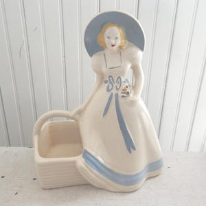 Vintage Hull Pottery Bonnet Girl & Basket Indoor Planter - 1950s Hull 954 Pottery Planter - Succulent Planter - Girl's Room Decor or Nursery