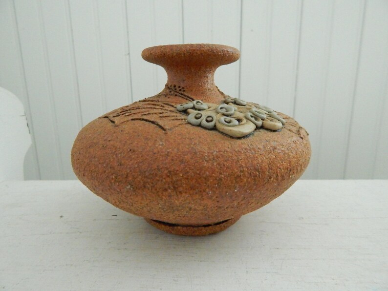 Carma Studio Sand Cast Pottery Oil Lamp Pot 1980 S Signed Image 0