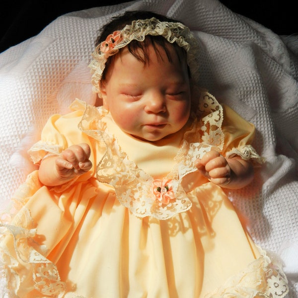 Robe Reborn/Newborn Baby + bandeau, en peach reborn, vêtements de poupées, vinyle silcone reborn, poupée reborn, tenue dol