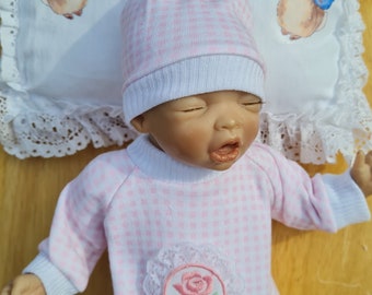 10" reborn mini micro preemie doll/silicone doll  sleeper and hat in  pink gingham tiny doll outfit clothes mini preemie