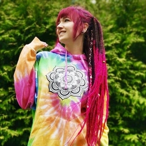 tie dye hoodie with big mandala print. sweatshirt for psychedelic events like hippie goa, psytrance parties and festivals, burningman