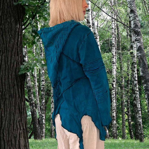 blaue Zipfeljacke mit langer Zippel-Kapuze im Elfen Style, perfekt für psychedelische Outfits, für Hippie, Goa und Psytrance Festivals