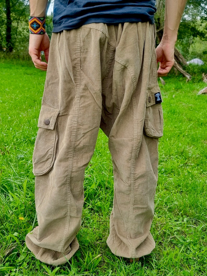 beige Cord Haremshose, Pluderhose, Pumphose, Aladinhose, Goahose für psychedelische Events wie Goa und Psytrance Partys und Festivals Bild 3