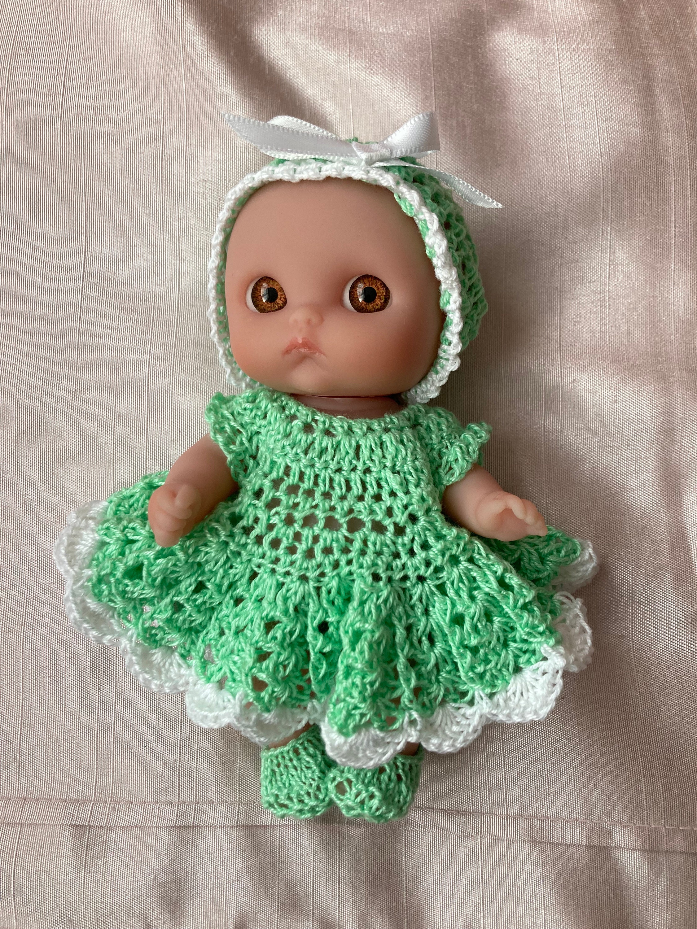 Free Easy Crochet Thread Dress Pattern For 5Inch Dolls (Lots To Love