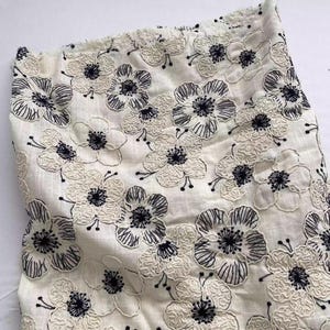 Hochwertiger Baumwoll-Leinen Stoff, Blumen bestickter Stoff, handgefertigter Stoff Meterware