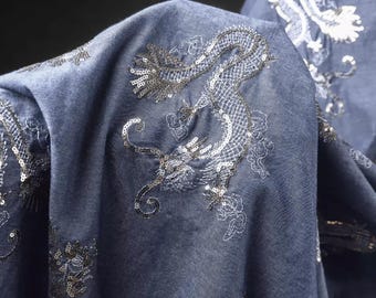 清朝時代の中国の龍袞龍袍 五爪龍の皇帝の翡翠の緑のローブ 金色の金属