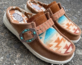 PRE-ORDER - WOMENS Shoe - select size