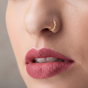 Anillo nasal trenzado de oro macizo (14k amarillo, hecho a mano, aro pequeño)