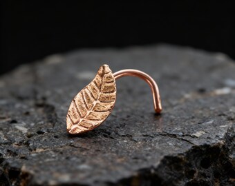 Nasenstecker in Blattform: Massives 14-karätiges Gold – Rosé-, Weiß- oder Gelbgold