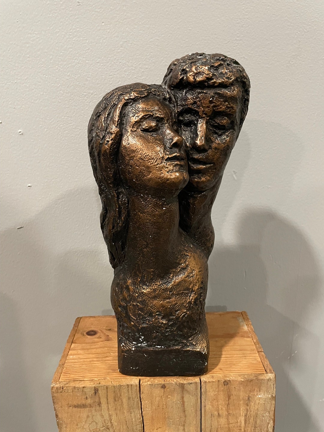 Vintage Austin Prod 1971 Couple in Love Sculpture Bronze Color Statue