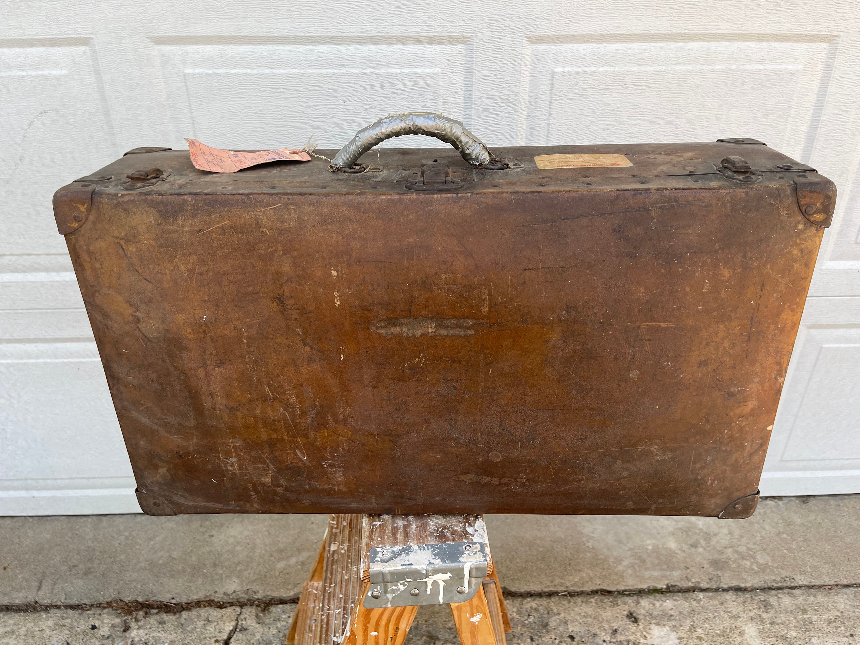 Vintage Trunk Suitcase. Fiberglass Style Body With Metal Riveted