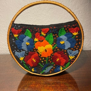 Vintage Circular Round Basket Purse Needlework Purse Handbag Vintage Handmade Purse Basket Purse Colorful Purse Vintage Bag