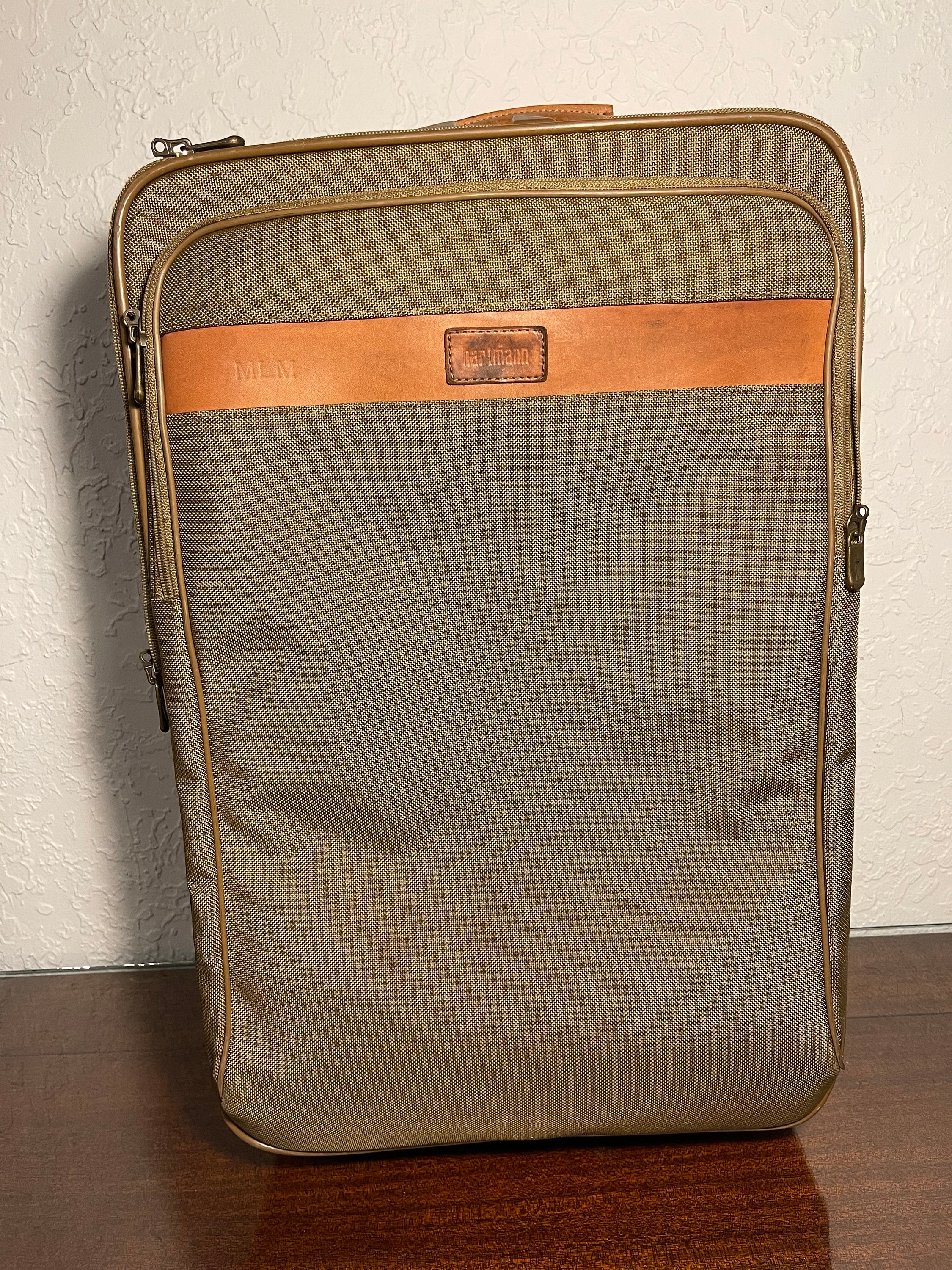 VERY HANDSOME VINTAGE HARTMANN LEATHER BELTING GARMENT LUGGAGE BAG LARGE  48X24