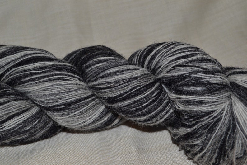 Lace Made in Estonia 146g Kauni Zebra Yarn 81 100/% Quality PURE Lambswool for hand knitting