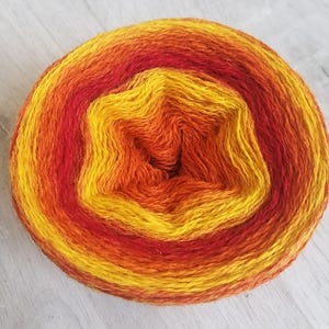 Fil de laine d'agneau PUR 100 % qualité Kauni Flame, 100 g pour tricoter à la main et à la machine. Fabriqué en Estonie