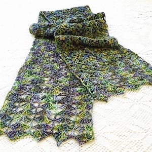 Crochet Pattern:  Irises Scarf