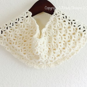Crochet Pattern:  Fika Cowl, Scarf