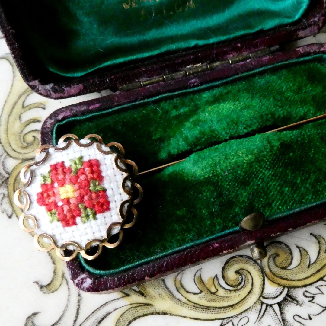 Vintage Christmas Stick Pin, Poinsettia Needlepoint Embroidered Lapel