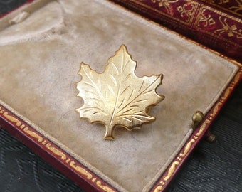 Vintage Canada Maple Leaf Brooch, Gilt Etched Pin