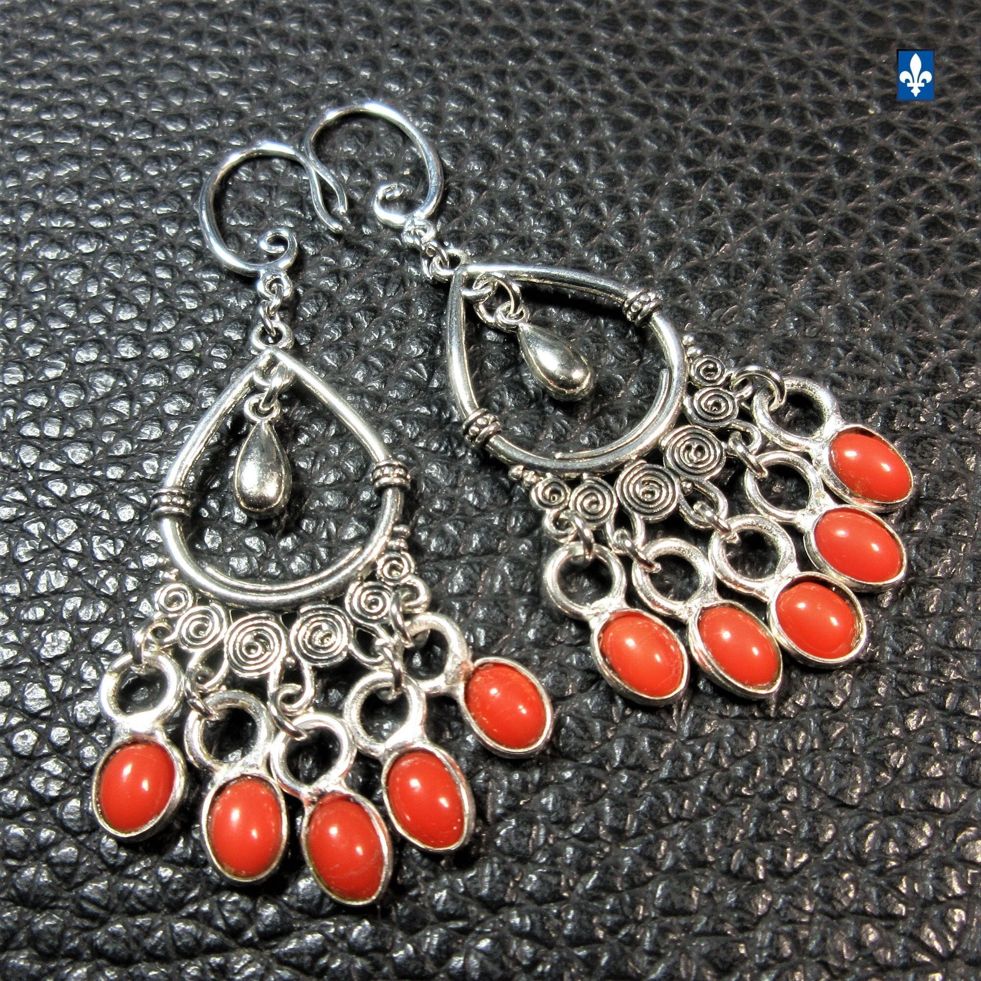 Paire De Boucles D'Oreilles Fantaisie Modèle 36681 - Couleur Orange Ou Beige - Neuf Avec étiquettes
