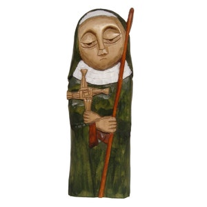 Die heilige irische BRIDGET of Kildare, irischer Schutzpatron neben dem heiligen Patrick - handgefertigte Holzskulptur
