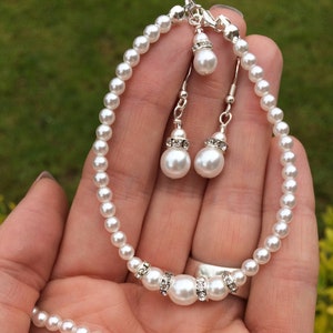 Pearl and diamante bridal Bracelet classic Pearl wedding bracelet white / ivory pearl bride bracelet Sterling Silver Pearl wedding jewellery Ivory (Off- White)