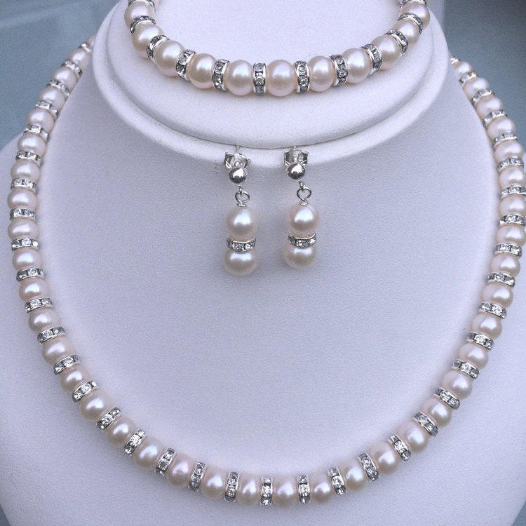 Pearl and diamante necklace hotsell