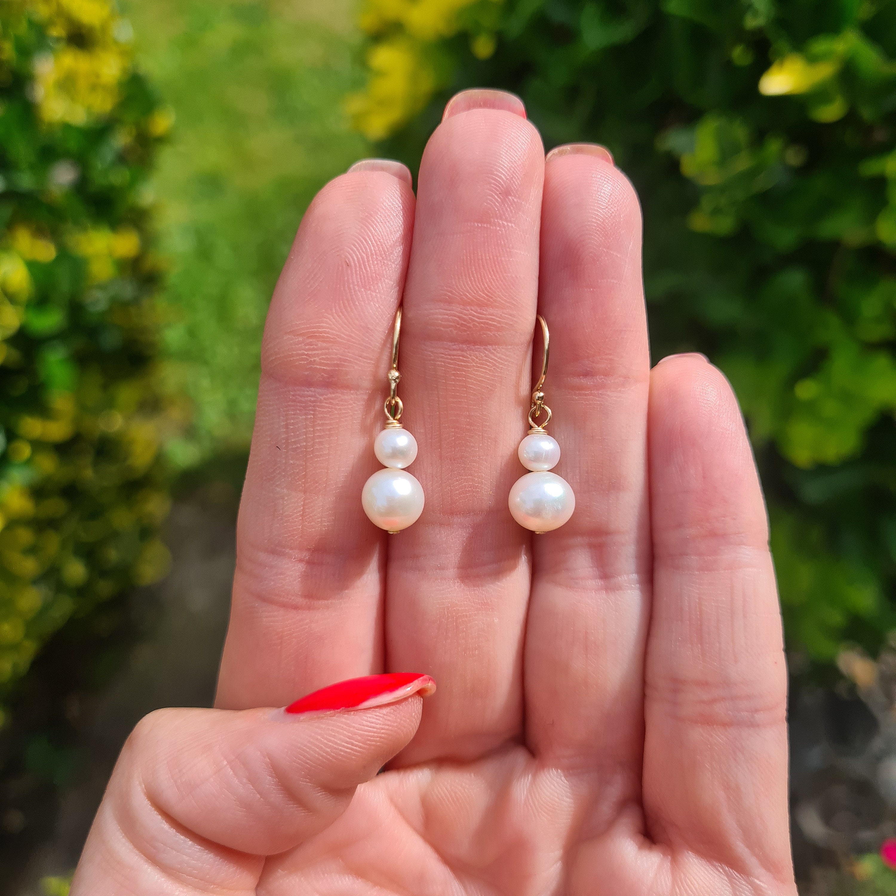 Minimalist Pearl Earrings, Simple Pearl Earrings, Pearl Drop Earrings,  Wedding Earrings, Dangle Earrings, Wedding Jewelry, Gift for her
