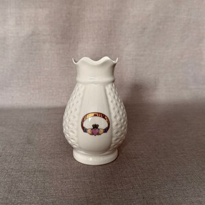 DONEGAL Irish Vase 4 1/2&quot; Parian China Ivory Porcelain w Claddagh Pink Heart & Gold Circle Made Ireland Embossed Basketweave Valentine Gift