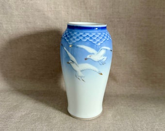 Bing & Grondahl SEAGULL Pattern VASE 5 1/8"t x 2 3/4"w  Blue and White Danish Porcelain Candle Holder fr Denmark Sea Shore Beach Lover Gift
