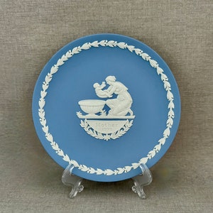 Wedgwood Mothers Day Plate 1973: Blue Jasperware Bas Relief, Made in England