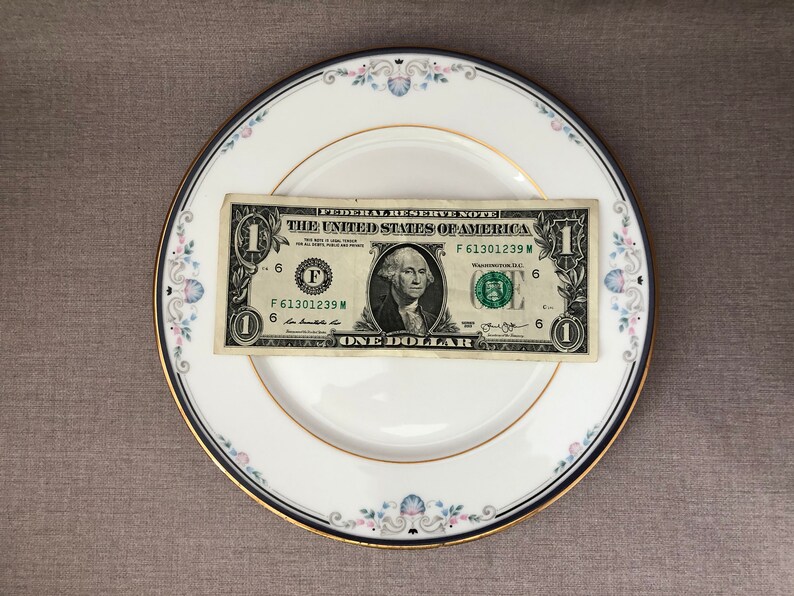 Set of 8 LENOX Sabrina 8 Wide Gold Trim Salad or Dessert Plates Vintage Bone China Blue Shell Bridal Wedding Shower Gift