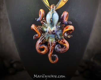 Collier de pieuvre portable en verre Boro à collectionner Kraken magique d'Azheri / Sculpture - réalisé sur commande