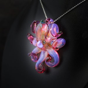 ブラッドムーン・クラーケン コレクター向けウェアラブルボロガラス製タコネックレス / 彫刻 オーダーメイド