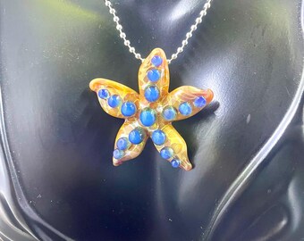 Pendentif Etoile Espoir résine noire, or jaune – Gigi Clozeau - créateur de bijoux