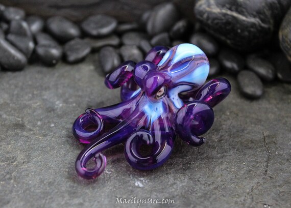Calypso/'s Rein Kracken Collectible Wearable Boro Glass Octopus Necklace Sculpture