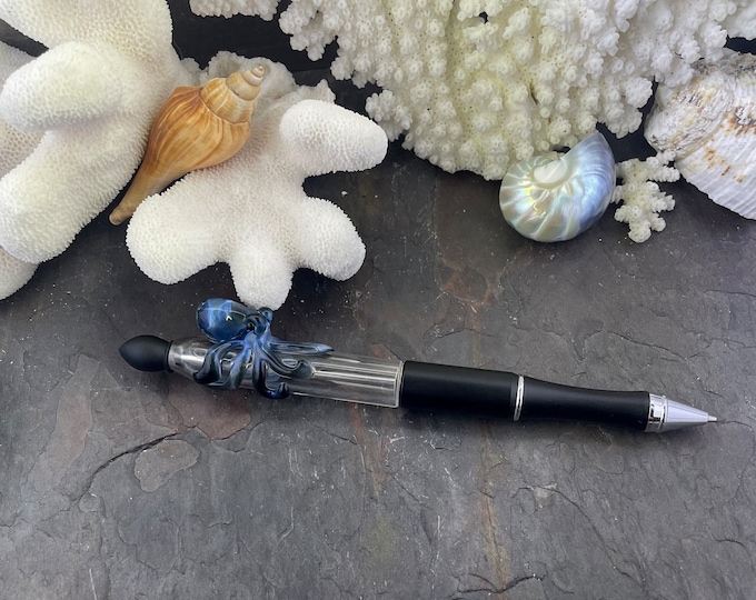 Boro Fade to Black Pen  - comes with a free refill
