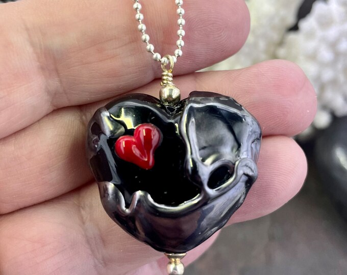 BlackHart Red Heart pendant Italian glass bead necklace