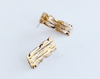 Bar earrings stud, minimal earrings gold, hammered earrings