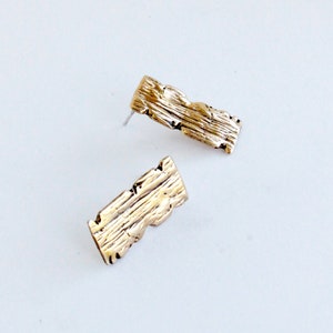 Bar earrings stud, minimal earrings gold, hammered earrings